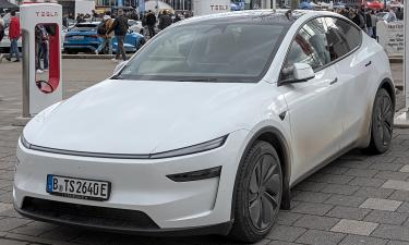 Tesla удешевила Model Y и Model 3 на 15% сообщил Financial Times