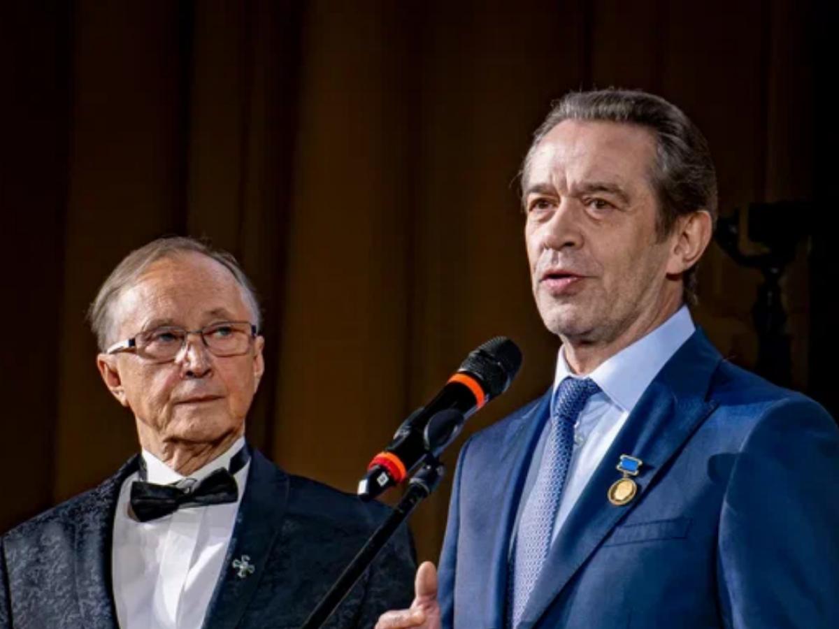 Владимир Машков получил награду на форуме Золотой Витязь