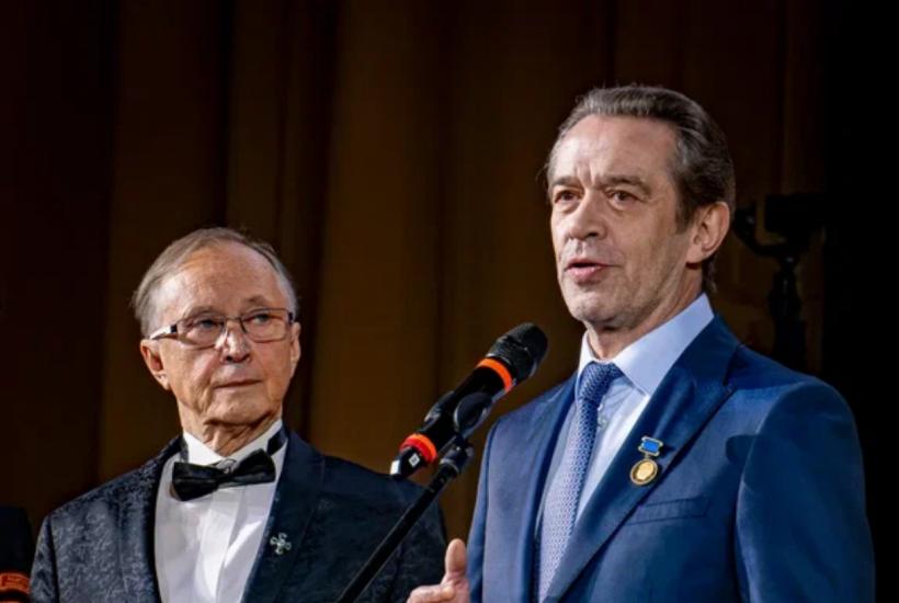 Владимир Машков получил награду на форуме “Золотой Витязь”