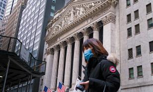 В салон красоты и по ресторанам: как чиновники США нарушают карантин