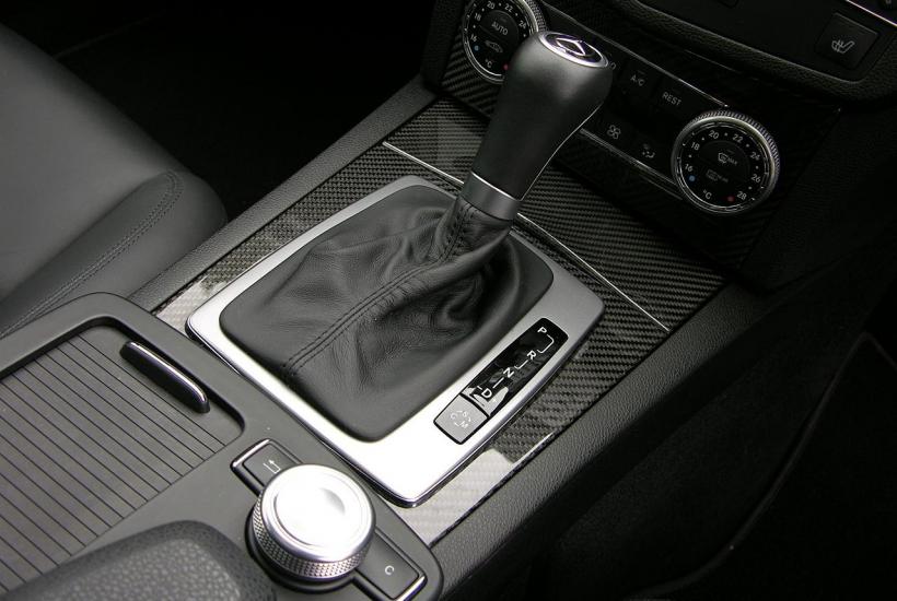 Механика не даёт включить R на скорости — инженеры