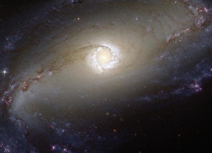 Химическая ДНК Вселенной: телескоп Уэбба помогает понять происхождение галактик