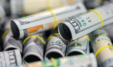 В ноябре россияне резко увеличили интерес к покупке долларов — "Русский стандарт"