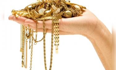 Стыдная история: как Алла Довлатова чуть не лишилась всех своих драгоценностей