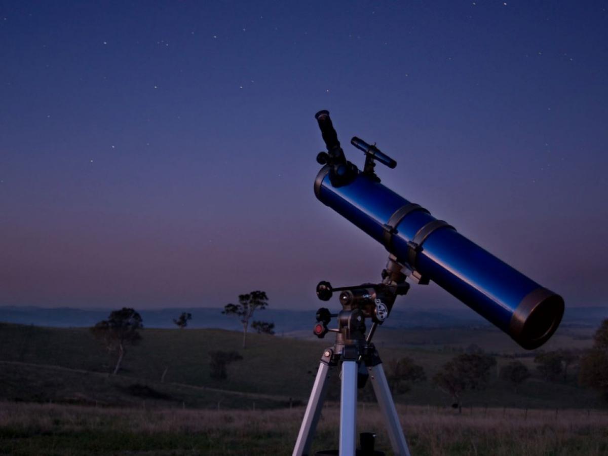 Красные глаза: космос вновь смотрит на нас красными точками и ученые не знают, почему