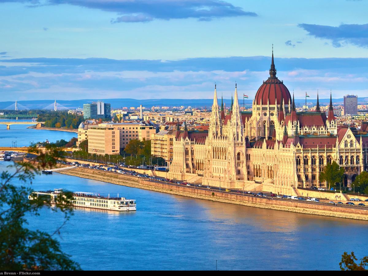 Orban kritičen do prihodnosti Ukrajine v EU in Natu, EU naj bi kaznovala Madžarsko