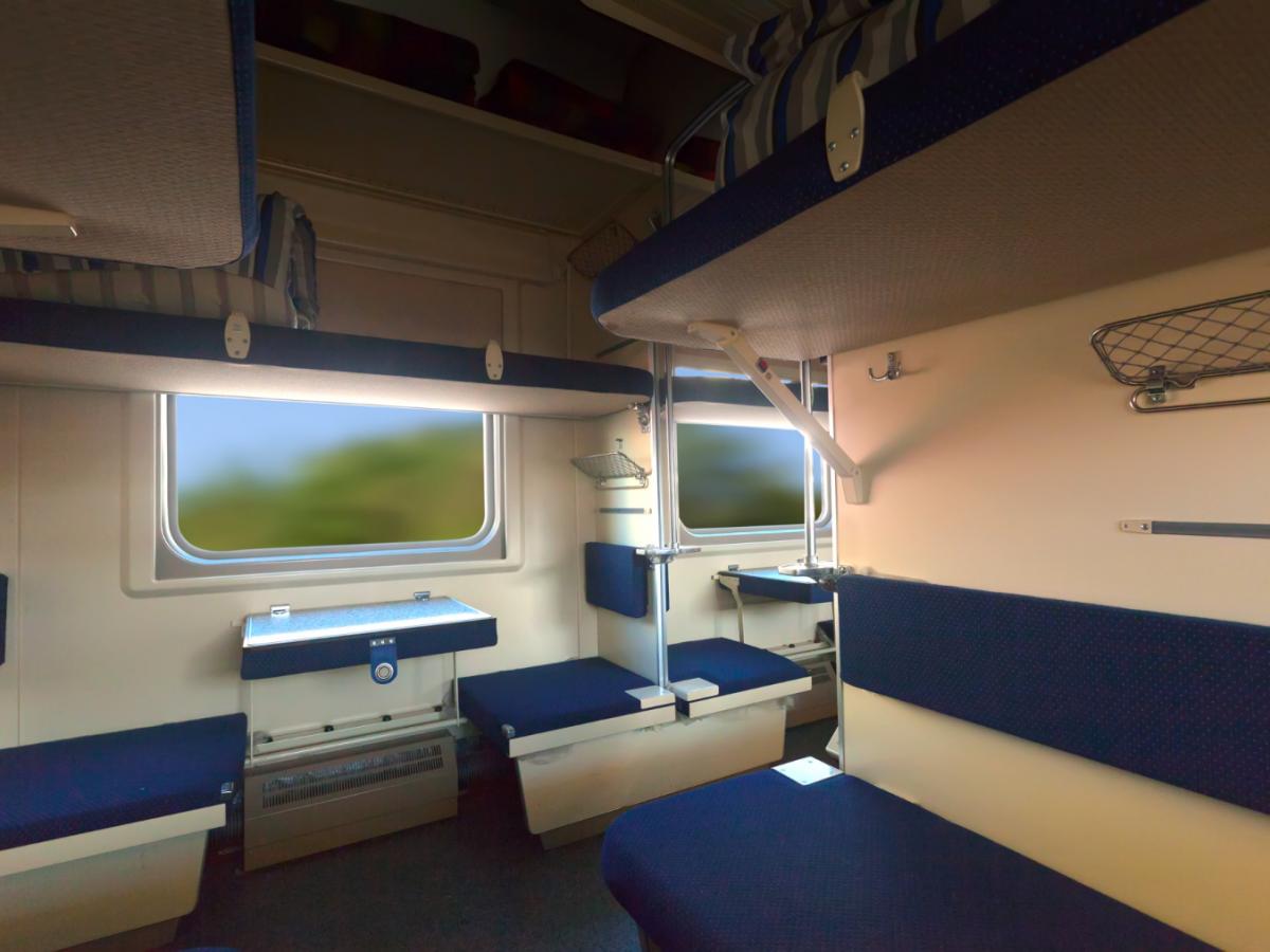 От душных полок до грохота колес: какие места в поезде признаны самыми неудачными