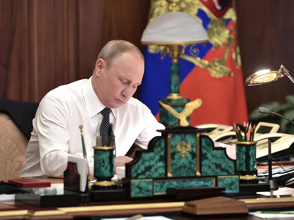 Кремлёвский волшебник на грани запрета: что не так с фильмом о Владимире Путине
