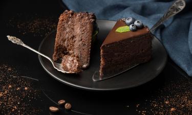 Плавленый шоколадный сыр добавляют в горячий заварной крем "Мягкий шоколад"