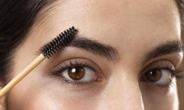 Естественную форму бровей определяют три основные точки