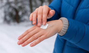 Резкое онемение кожи после жжения указывает на обморожение