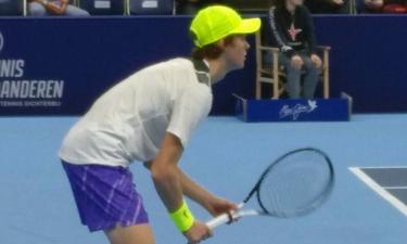 Синнер выиграл у Алькараса, забрав у него победу в Итоговом чемпионате