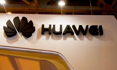 В ЕС хотят запретить технологии Huawei и заставить отказаться от них другие страны