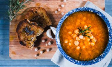 Обжаренные овощи в чечевичном супе повышают сладость и плотность вкуса