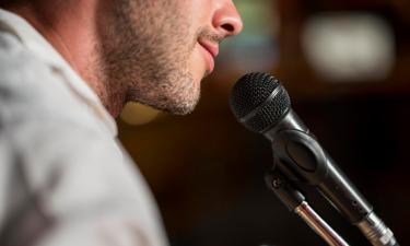 Популярные музыканты учат российских школьников и студентов создавать хиты