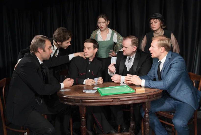 Сцена из спектакля Московского театра-студии Всеволода Шиловского Игроки