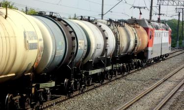 Санкции буксуют: российская нефть идёт окольными путями, но остаётся нарасхват