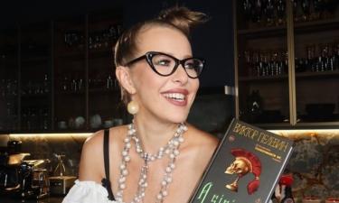 Новая реальность или абсурд? Ксения Собчак делится впечатлениями о новом романе Пелевина