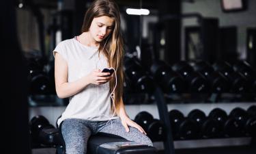 Отказ от телефона утром повышает концентрацию в начале дня — психологи