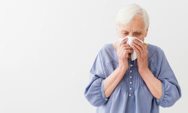 Недостаток жидкости зимой признали скрытой угрозой для здоровья — гериатры