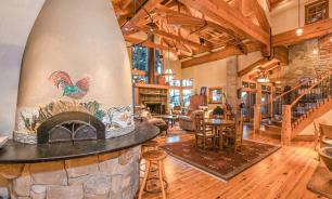 Красиво жить не запретишь: самые роскошные особняки суперзвезд