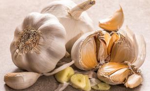 Яблоко назвали лучшим средством от запаха чеснока