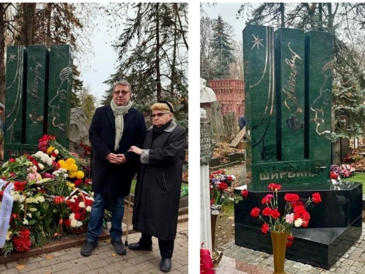 Необычный памятник с багажником: кто из звёзд пришёл почтить память Ширвиндта на кладбище