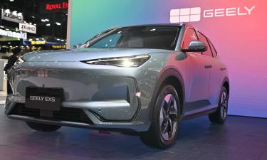 В Geely EX5 реализовано боковое движение автомобиля — Arabalar