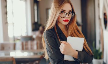 Хватит скучных рубашек: вот как собрать офисный образ, который хочется повторять