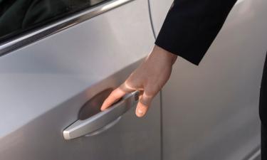 Непрофессиональное вскрытие автомобиля может повредить электронику