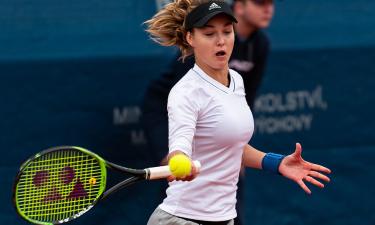 Теннис в Гонконге: российская звезда сошла с дистанции — что случилось