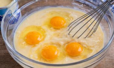 Этот десерт из 90-х пережил моду и диеты — его готовят из того, что есть под рукой