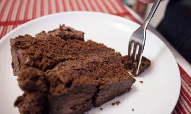 Праздничный шоколадный кекс за 40 минут спасёт ваш стол