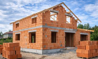 Газобетон больше не герой стройки: новый материал не боится сырости, времени и ошибок