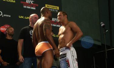 Рестлинг-шоу превратилось в драку: карьера сына легенды UFC оказалась под угрозой