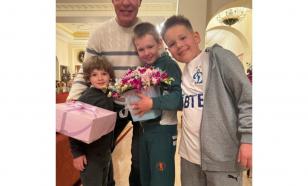 Актриса Мария Кожевникова поздравила с днём рождения хоккеиста Вячеслава Фетисова