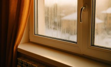 Конденсат на окнах указывает на проблемы с влажностью и вентиляцией — idealista