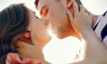 Любовь, которая заражает: от герпеса до менингита — риски страстных поцелуев
