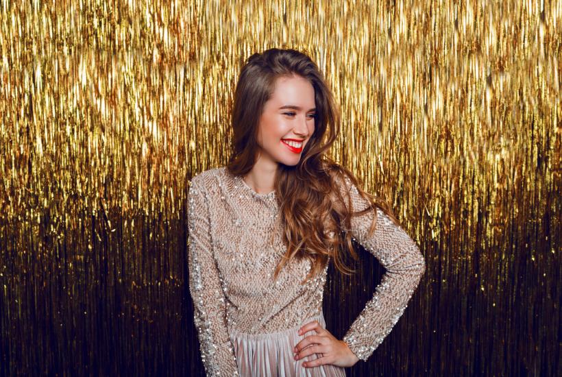 Девушка в платье