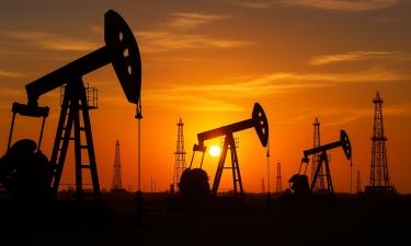 Венесуэла сокращает добычу нефти из-за санкций США — Bloomberg