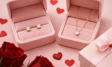 День всех влюблённых перестал обрастать сердечками: эти подарки выигрывают у романтики