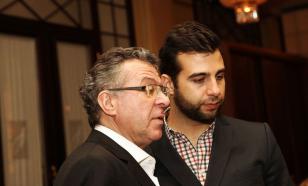 Отец Ивана Урганта сообщил, что телеведущий находится в России