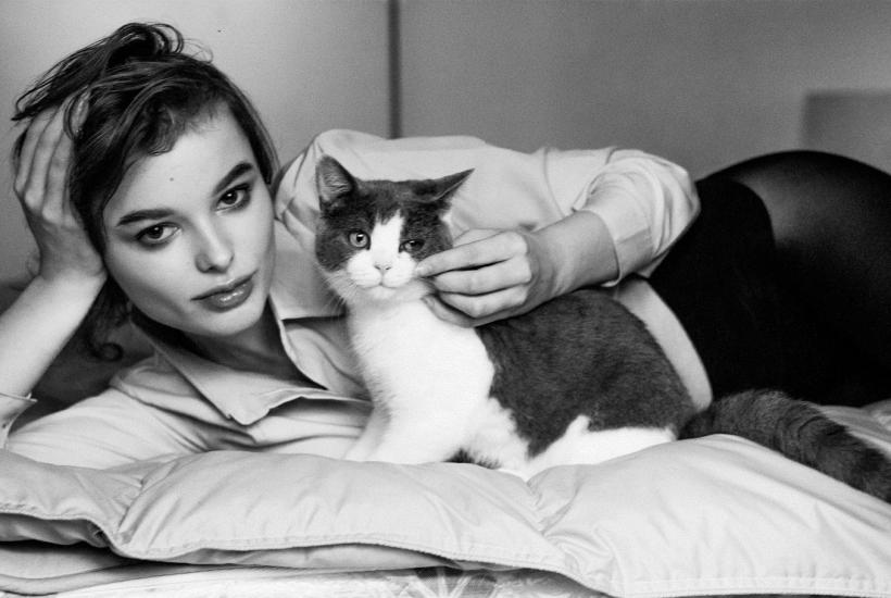 Девушка и кошка