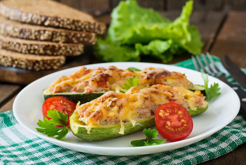 Запечённые цукини с курицей и сыром