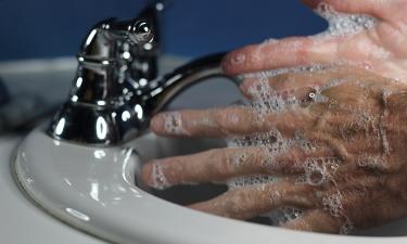 "Болезнь грязных рук" накрыла туристические регионы Чехии — Pravda