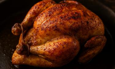 Французский способ запекания курицы даёт хрустящую корочку — Simply Recipes