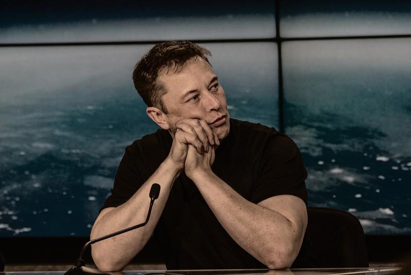 Генеральный директор SpaceX Илон Маск на пресс-конференции