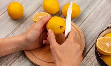 Хитрый трюк с цедрой и гвоздикой избавит от запахов на кухне — Eleconomista