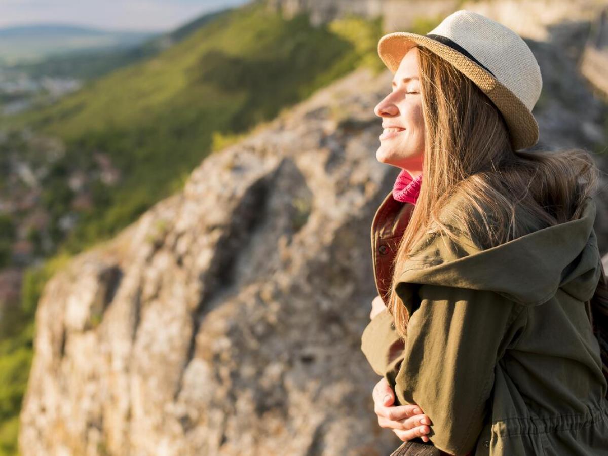 От офиса к пляжу: поколение Z взламывает систему командировок  Business Insider