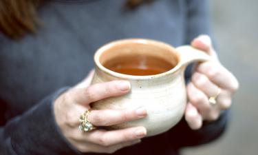 Болезненные трещинки: домашний и салонный уход, который избавит от цыпок на руках